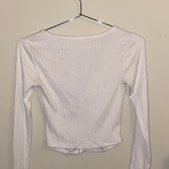 White Ribbed V-Neck Button Up Top - Picture 3 of 3